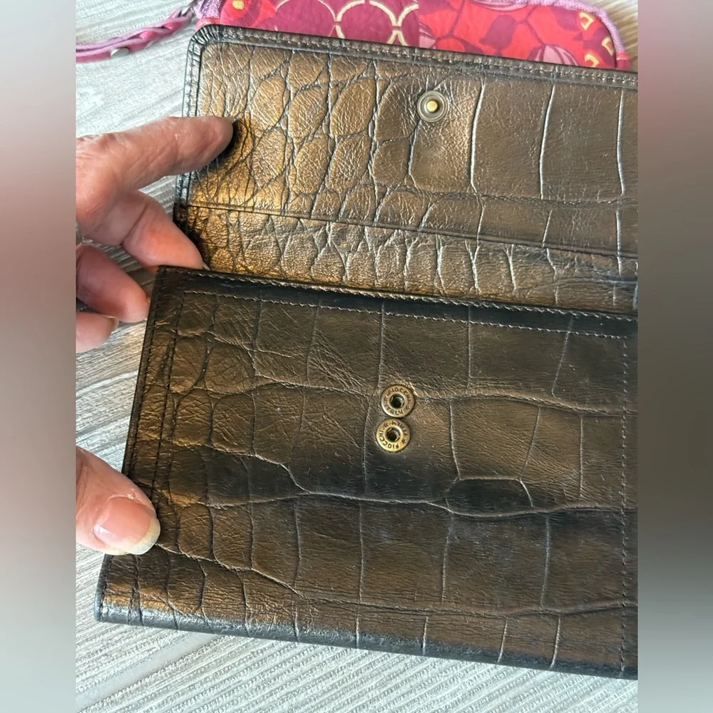 6 vintage leather wallets, all styles, good condition